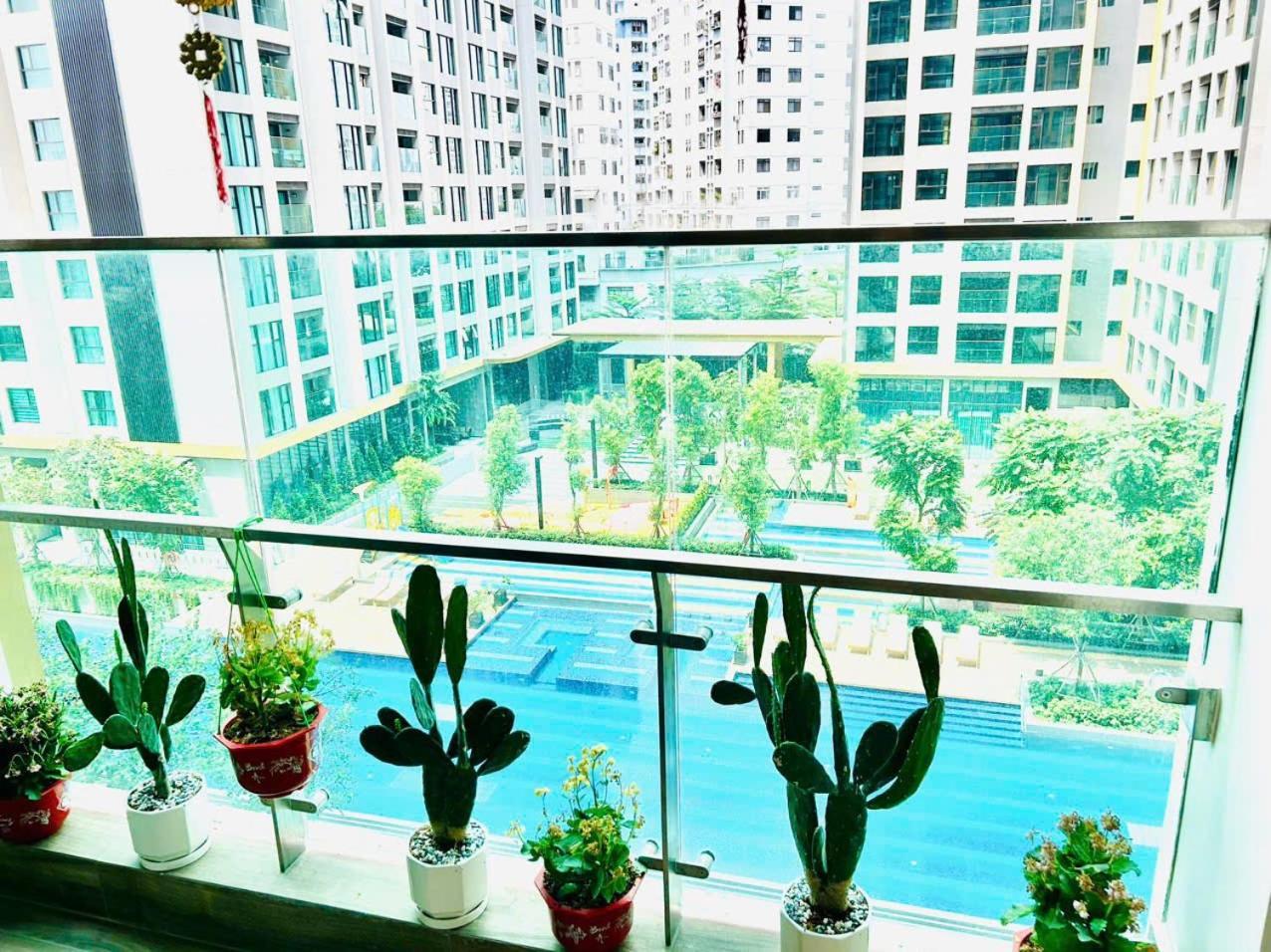 Delasol Garden By The Pool Near Center D4 Hcmc *